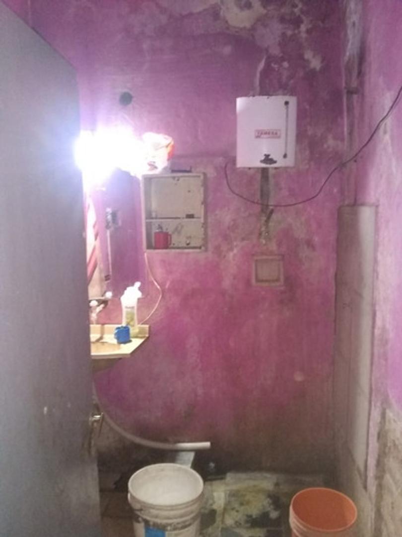 Casa 2 ambientes con 1 baño