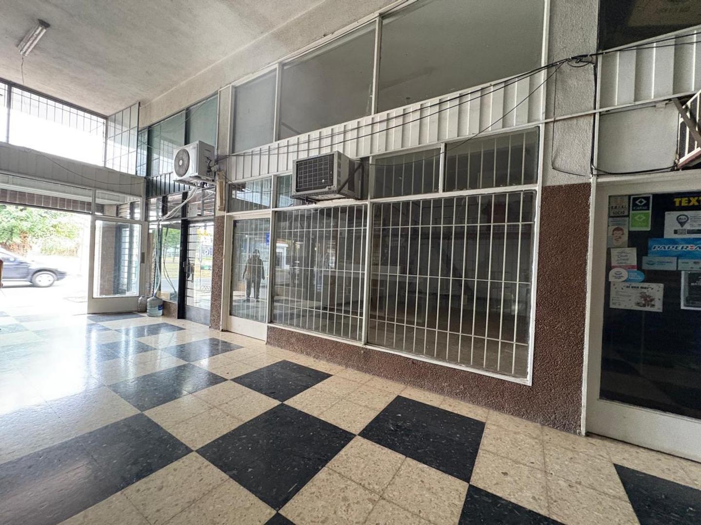 Local en Venta en Campana, USD 30.000