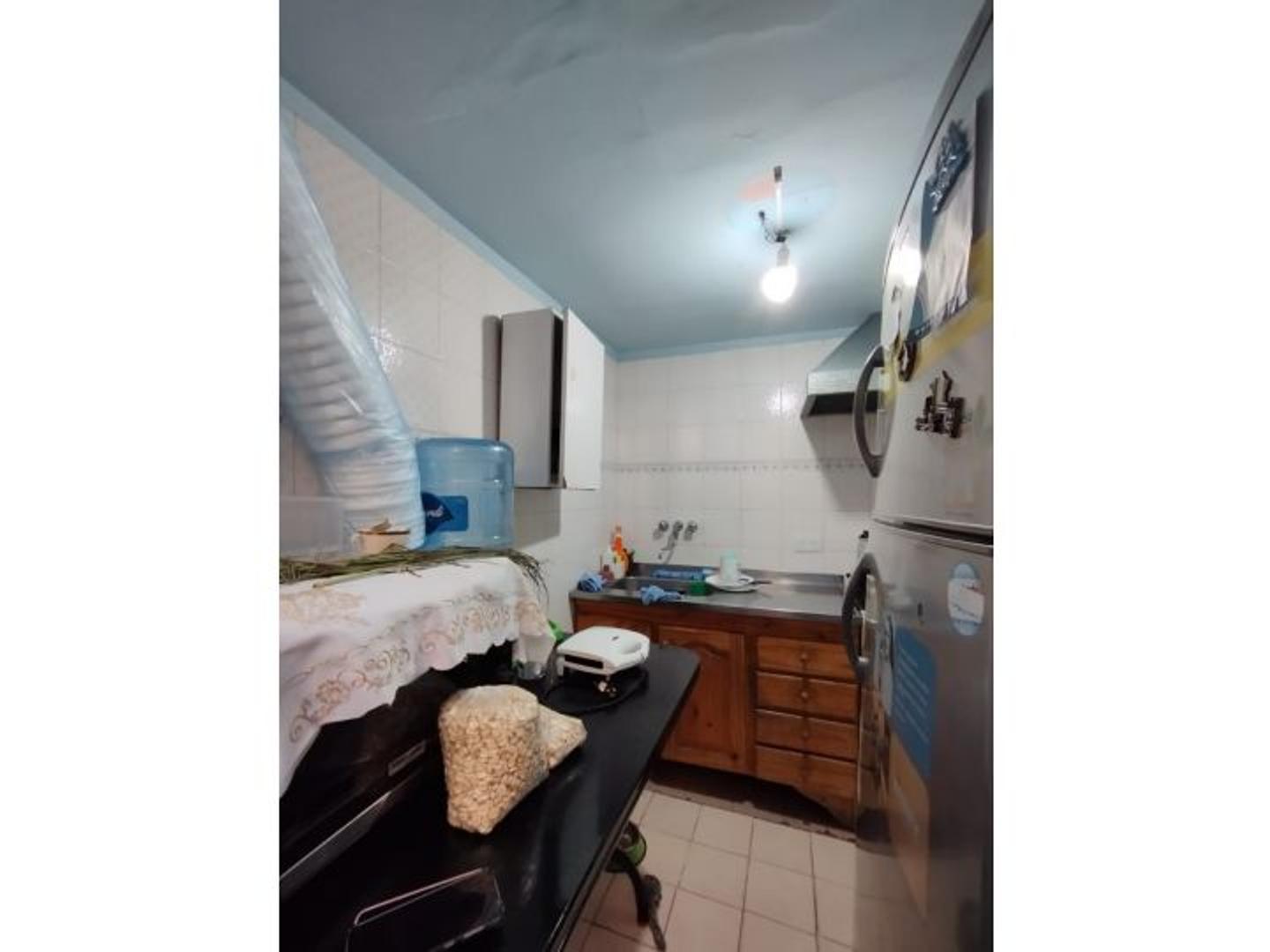 PH 2 AMBIENTES + HABITACION EN ENTREPISO - SOBRE AVENIDA BELGRANO - ALMAGRO