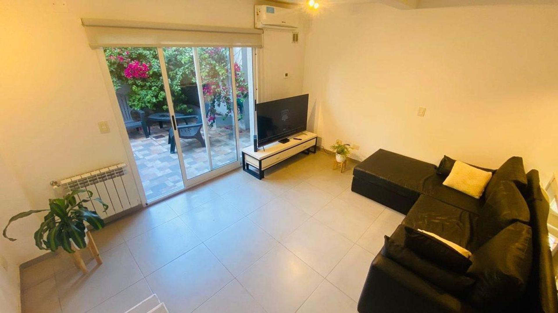 VENTA DE DÚPLEX CON PATIO Y COCHERA - APTO CRÉDITO