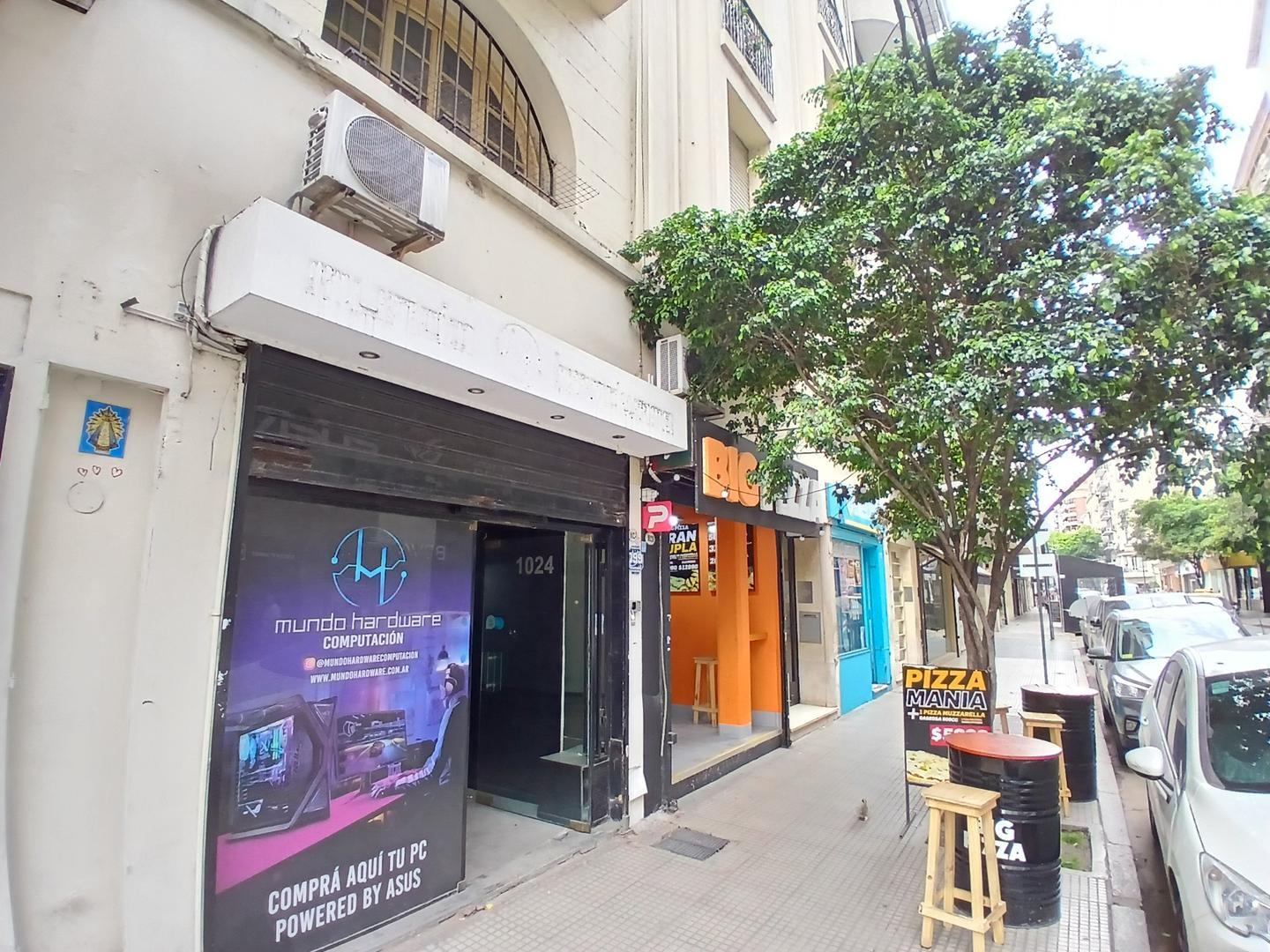 EXCELENTE LOCAL EN INMEJORABLE UBICACIÓN.-