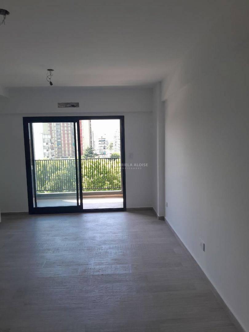 Sarmiento 2600, Piso 8