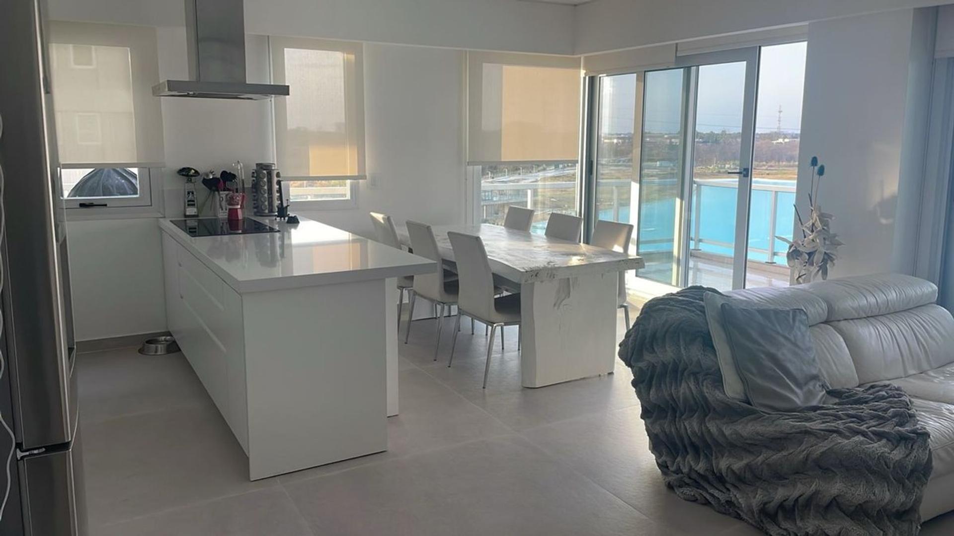 Departamento en Venta con 2 cocheras