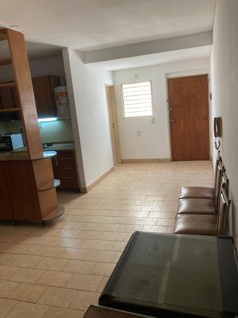 Solido 2 ambientes en el centro de San Martin c/balcón