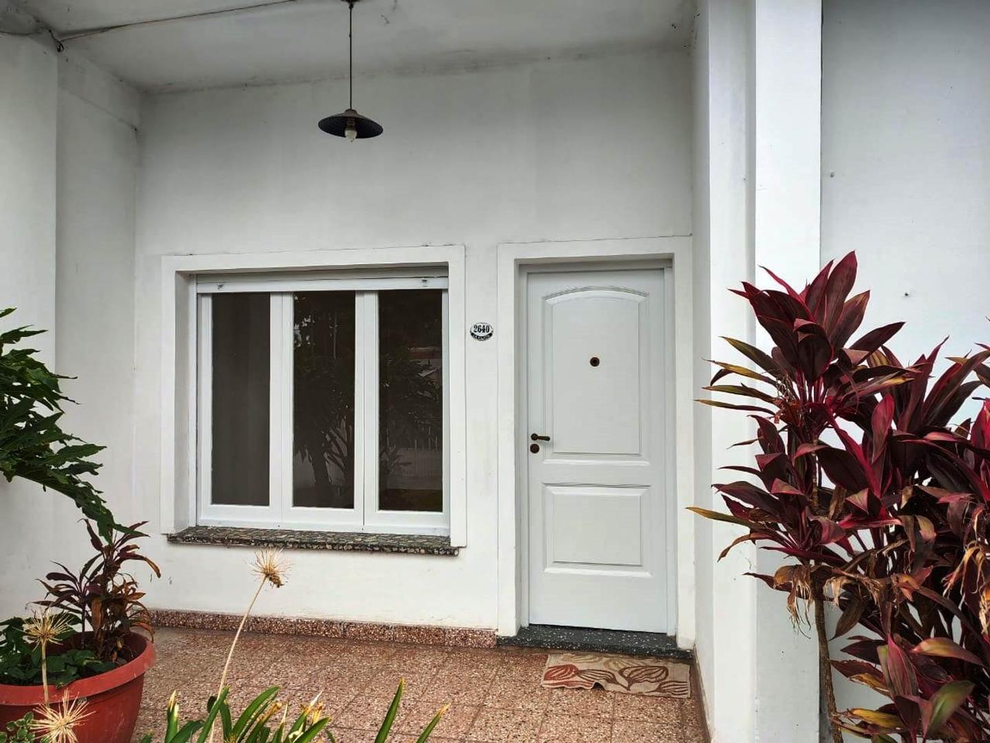 Casa 6 ambientes con 2 baños