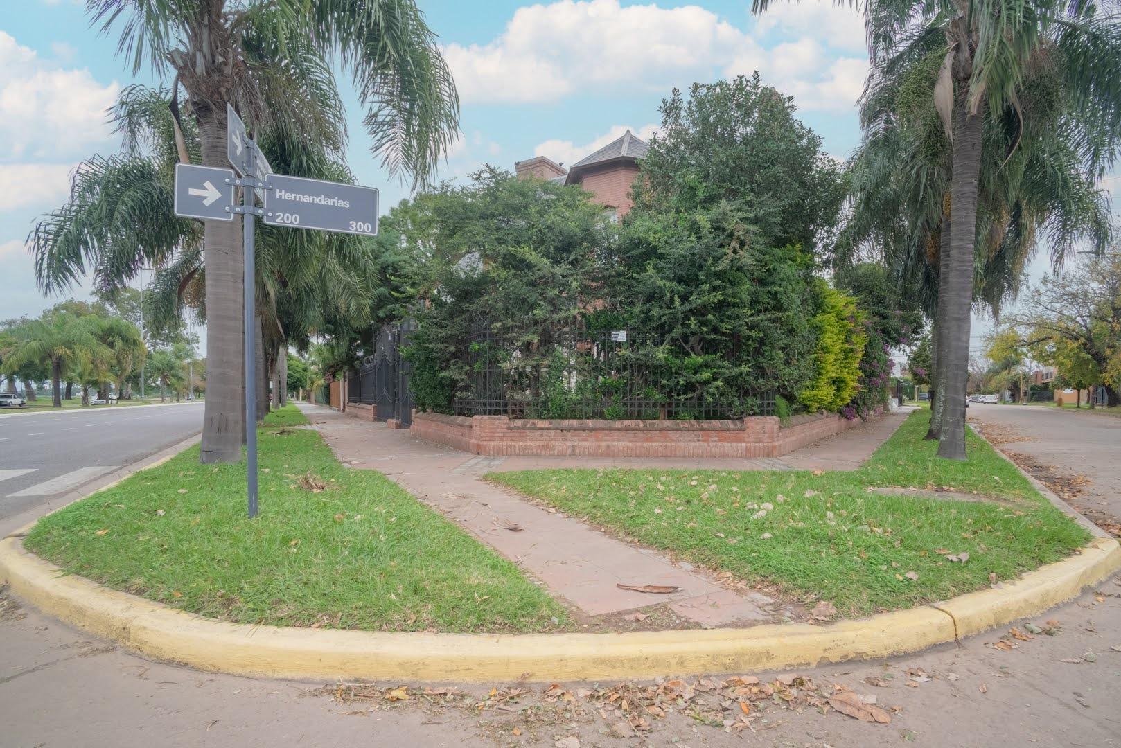 Av. Alte. Brown 6587