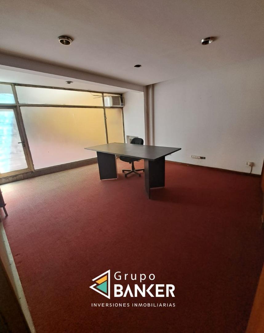 Avenida General Paz 100, Piso 1