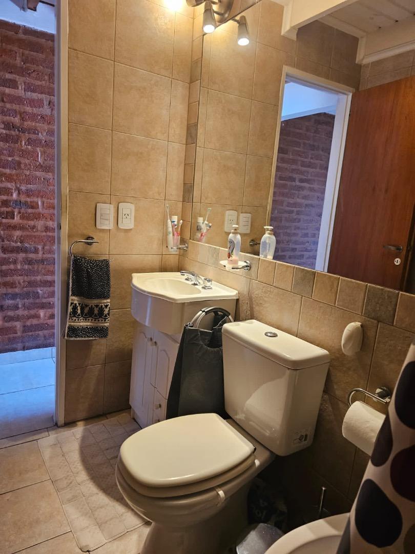 Casa 2 ambientes con 1 baño