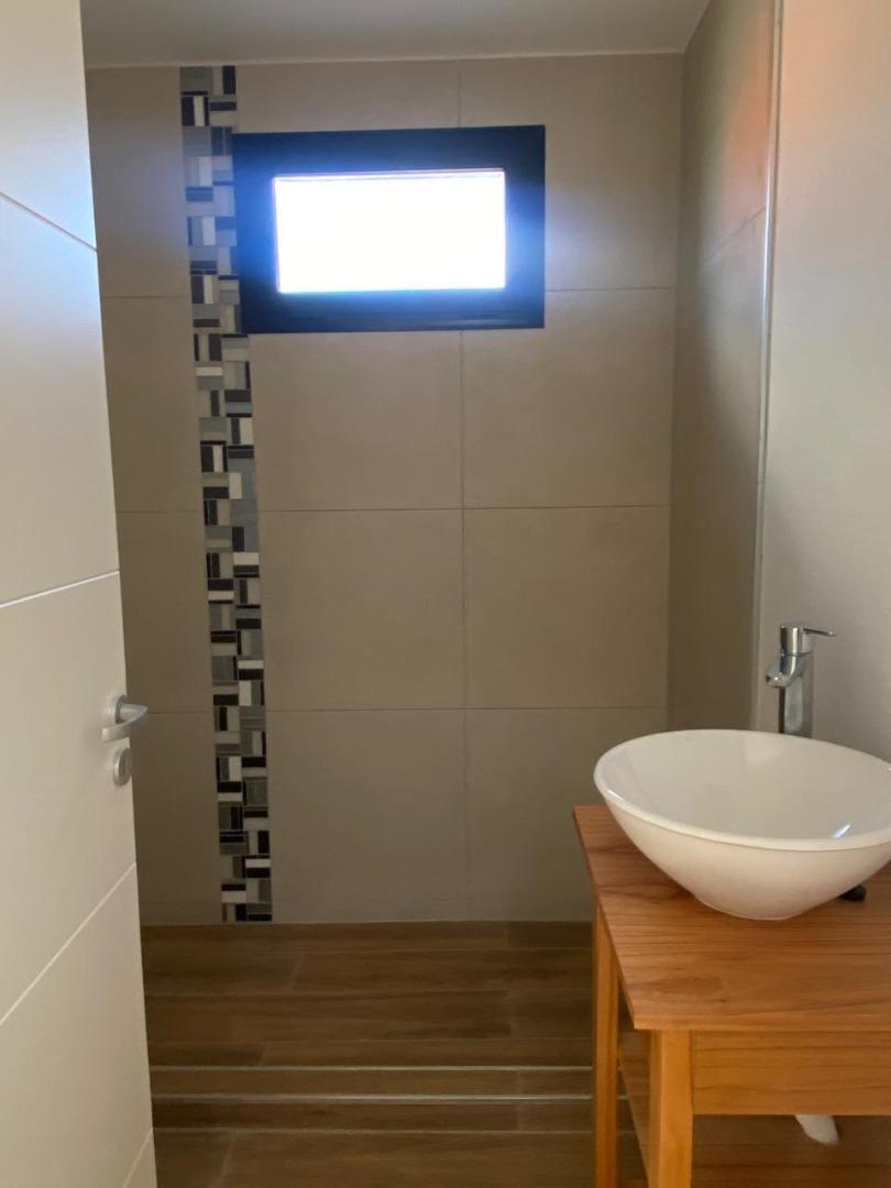 Casa en Venta con 4 cocheras