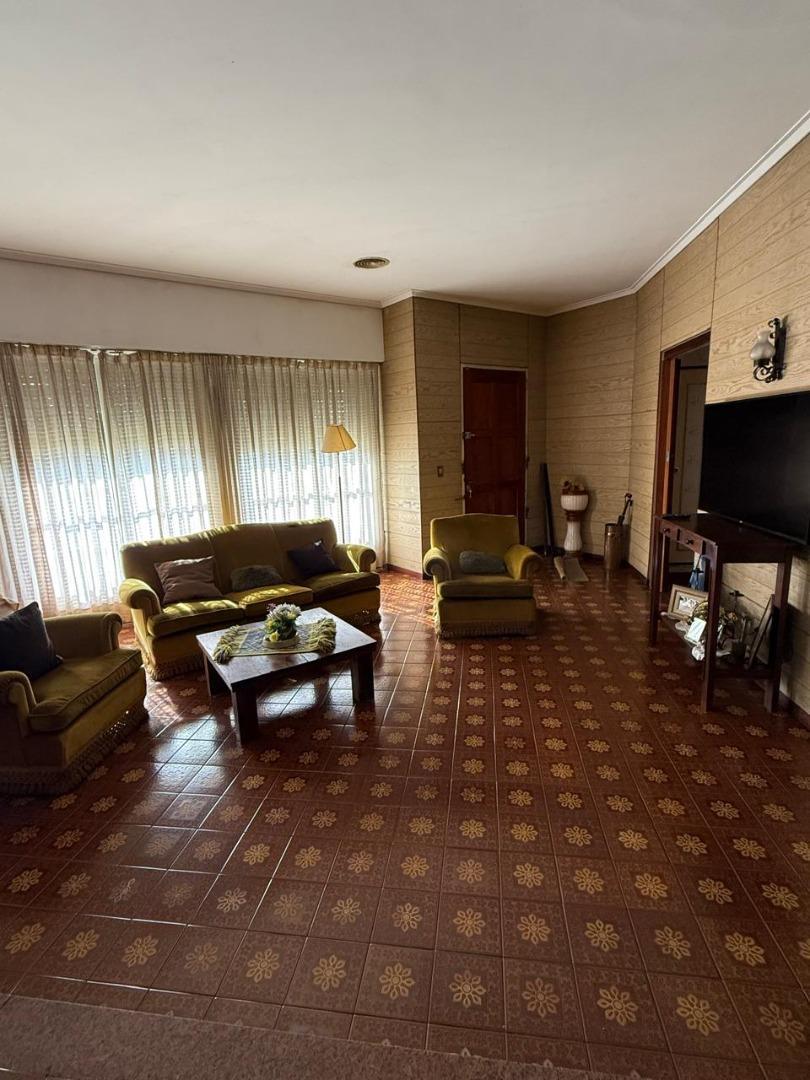 Casa en Venta en El Palomar, USD 320.000