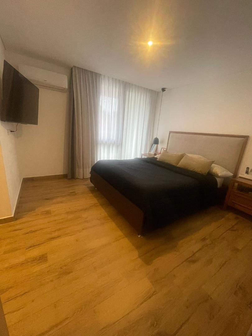 Casa en Alquiler Temporal con 2 cocheras