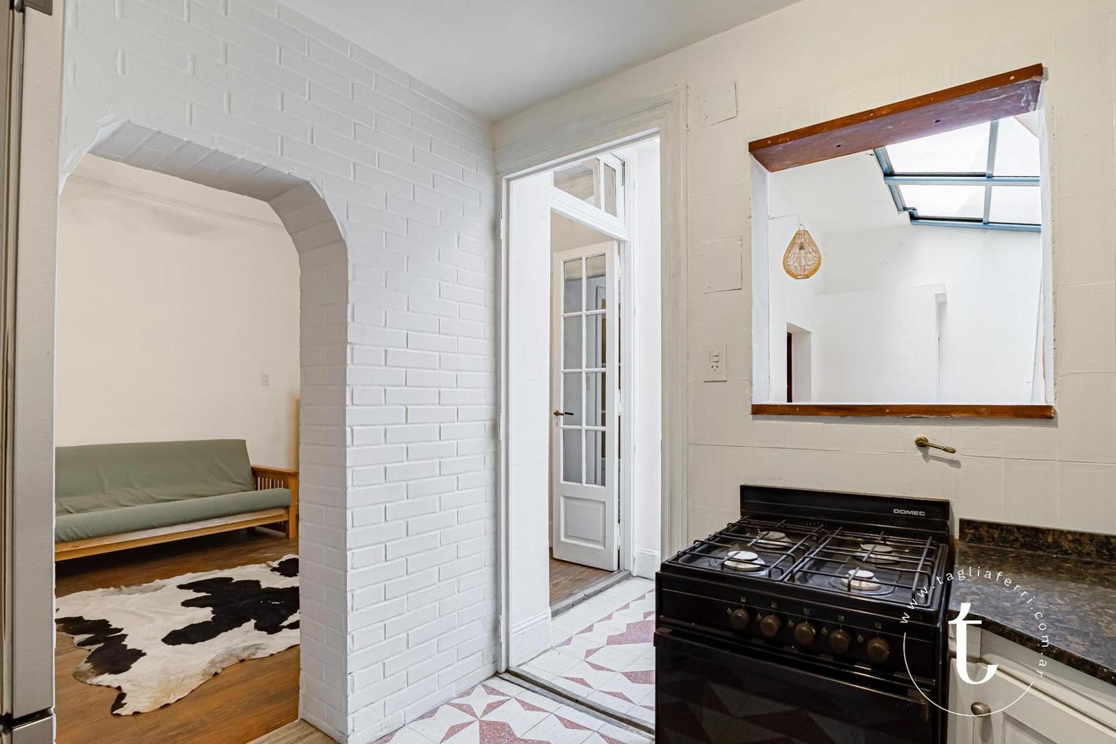 Depto Tipo Casa en Venta 80 años