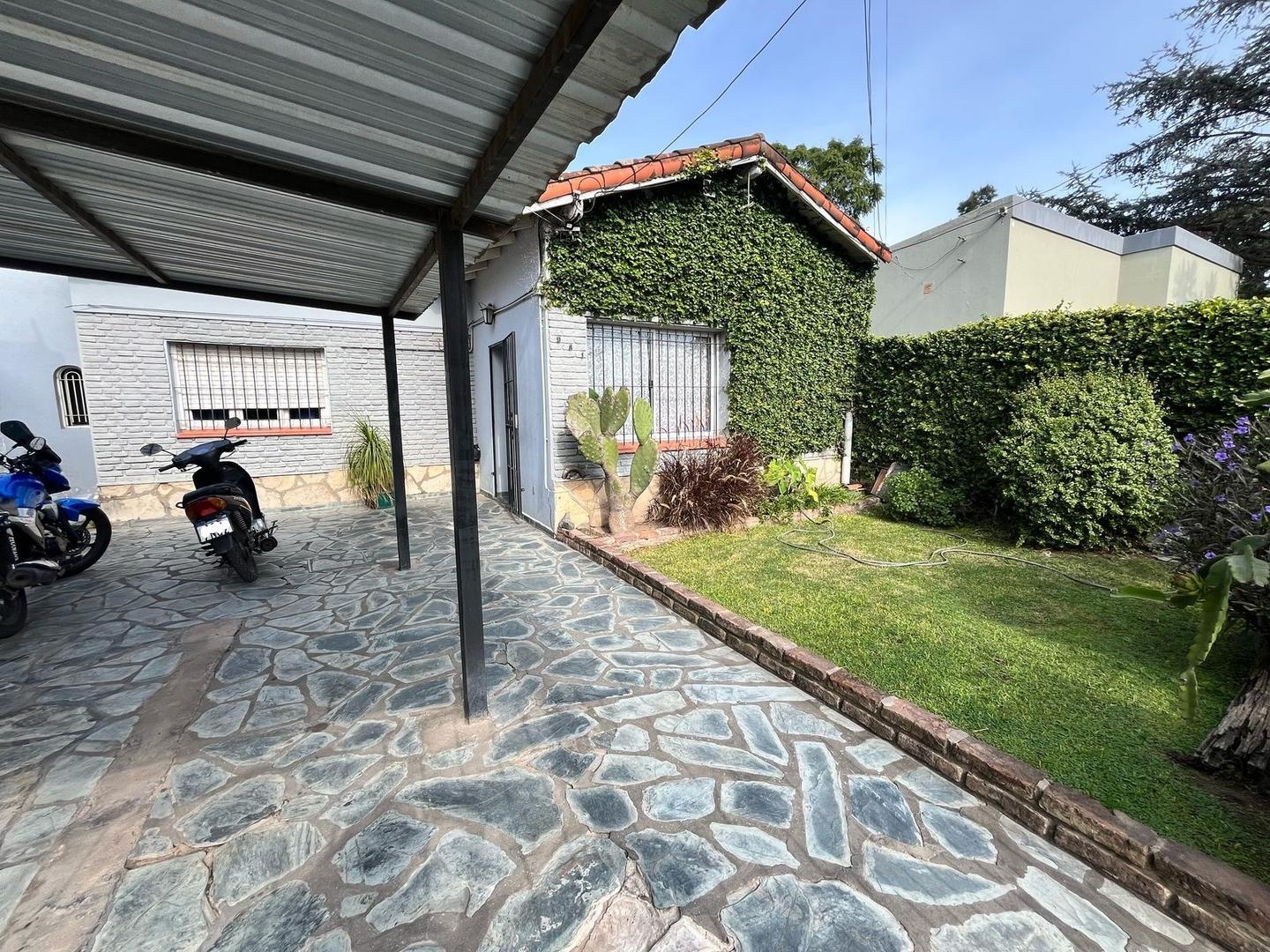 CASA - 4 DORMITORIOS - PASO DEL REY