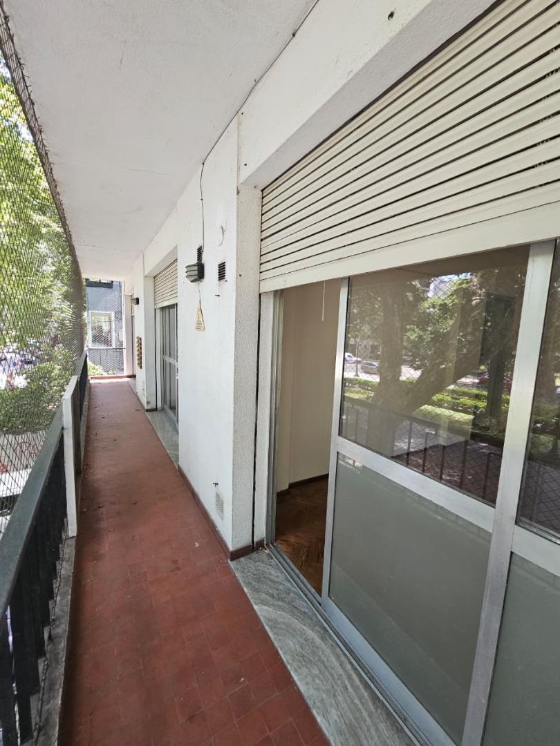 Bv. OroÑo 917 , Piso 1