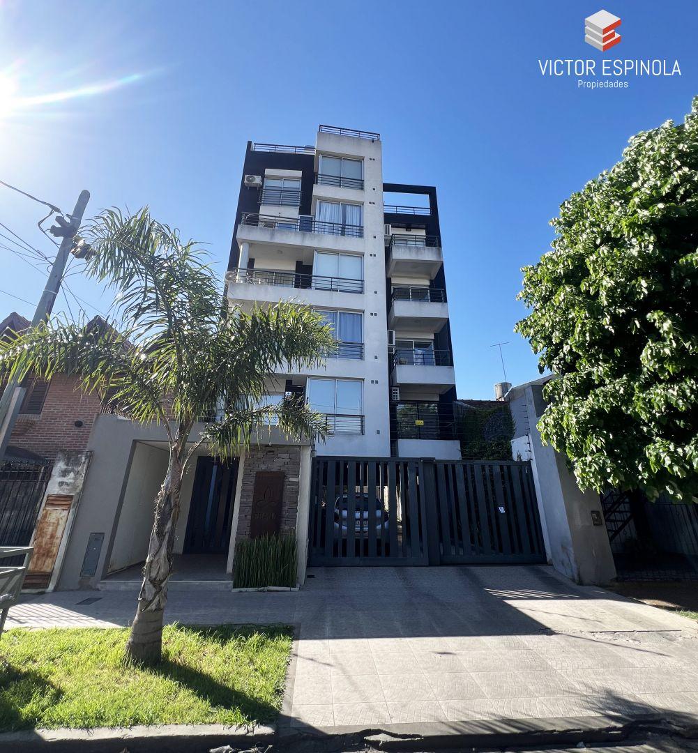 Venta Departamento 4 ambientes en Villa Bosch, con cochera y terraza privada