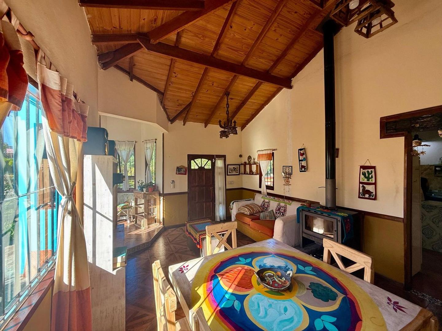 Casa en Venta con 2 cocheras