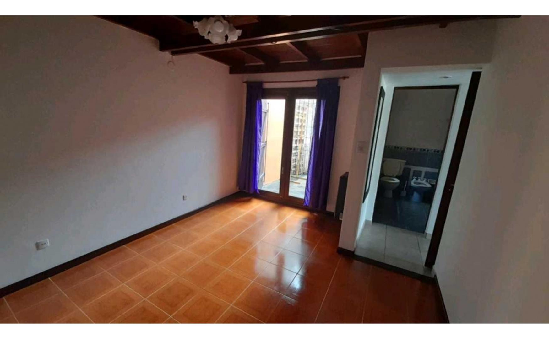 Chalet  2 Amb. Y Depto. 2 Amb. En Punta Mogotes- De La Masa