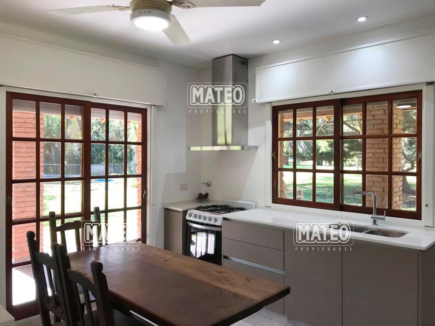 FONDO A HERMOSA AREA VERDE