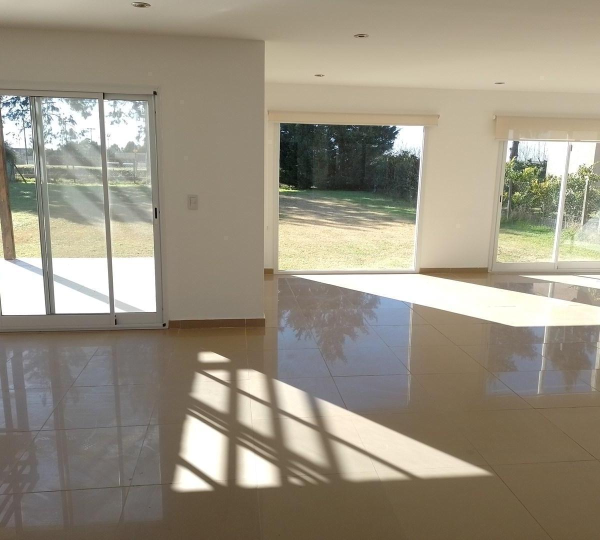 Casa en Alquiler de 3 dormitorios