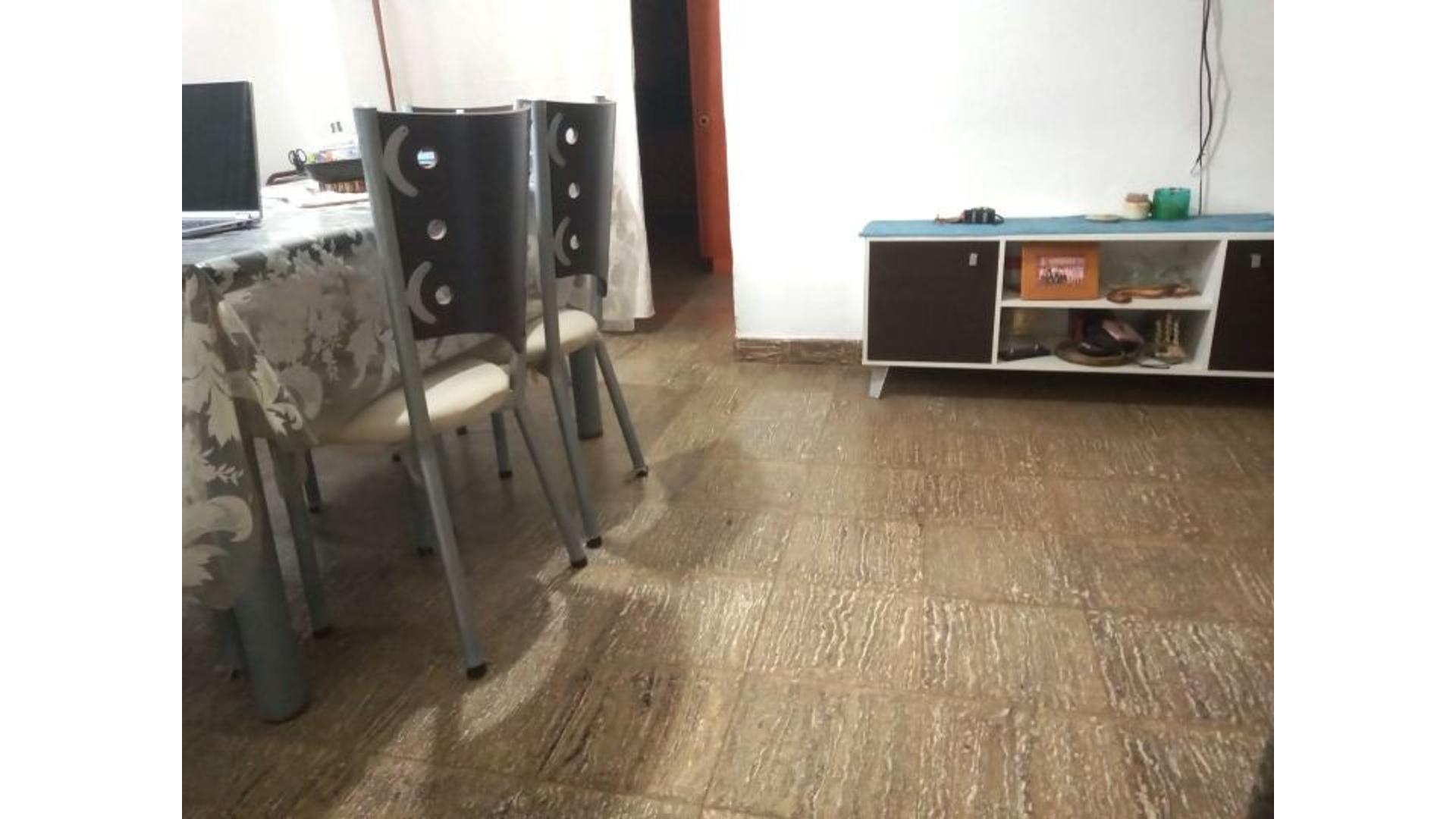 VENTA DE CASA CON 2 DEPARTAMENTOS OPORTUNIDAD DE INVERSION