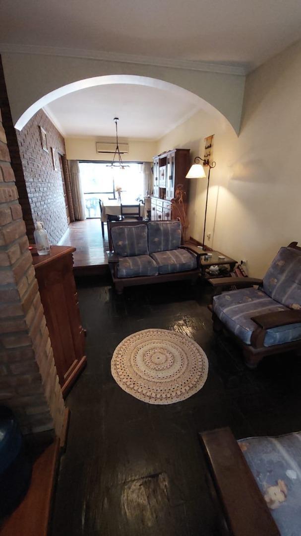 Casa 6 ambientes con 3 baños