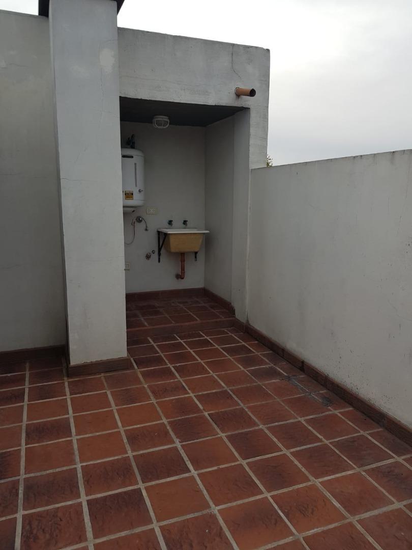 Luminoso Departamento en Venta en Villa Sarmiento