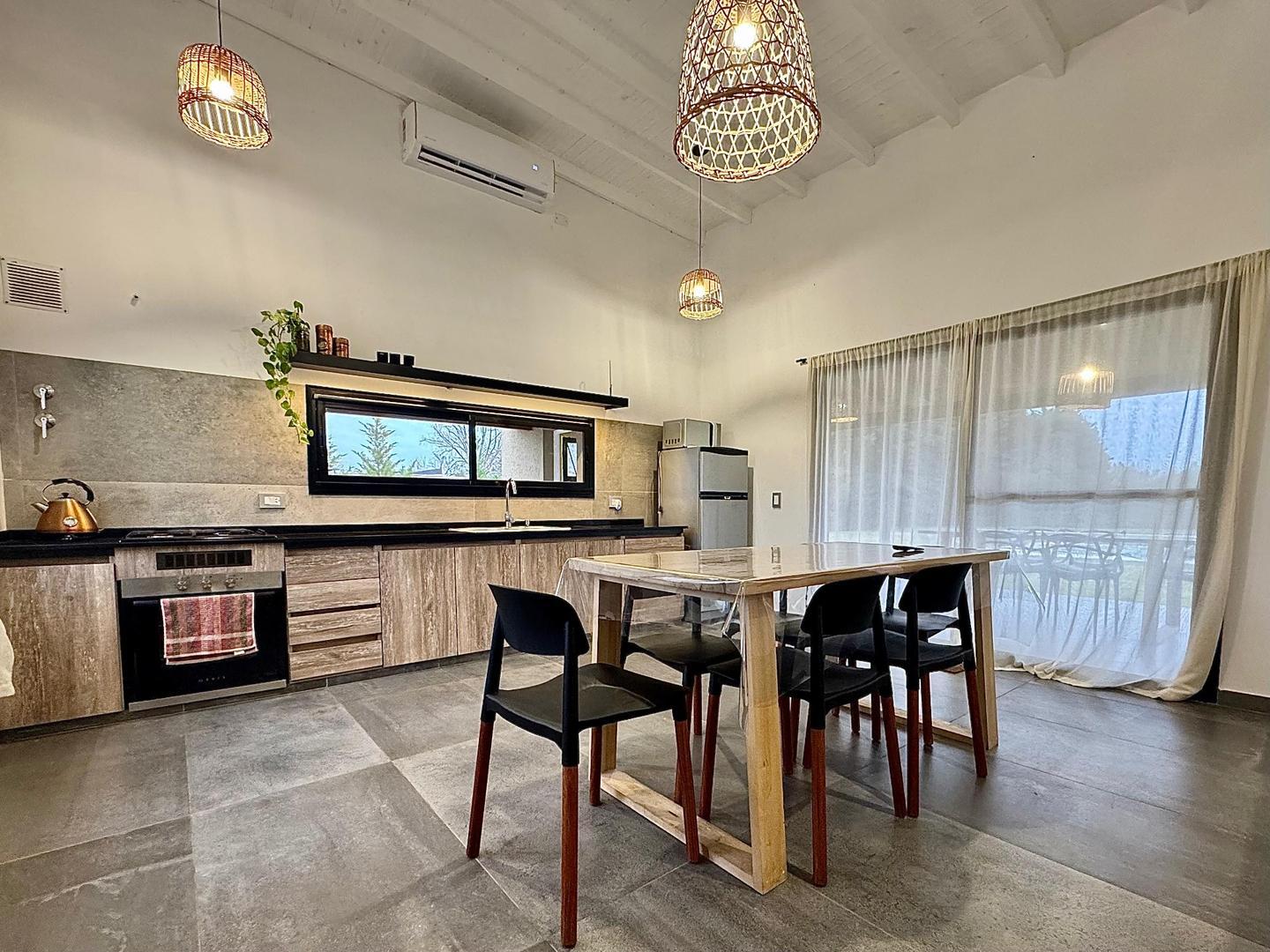 Casa 4 ambientes con 3 baños