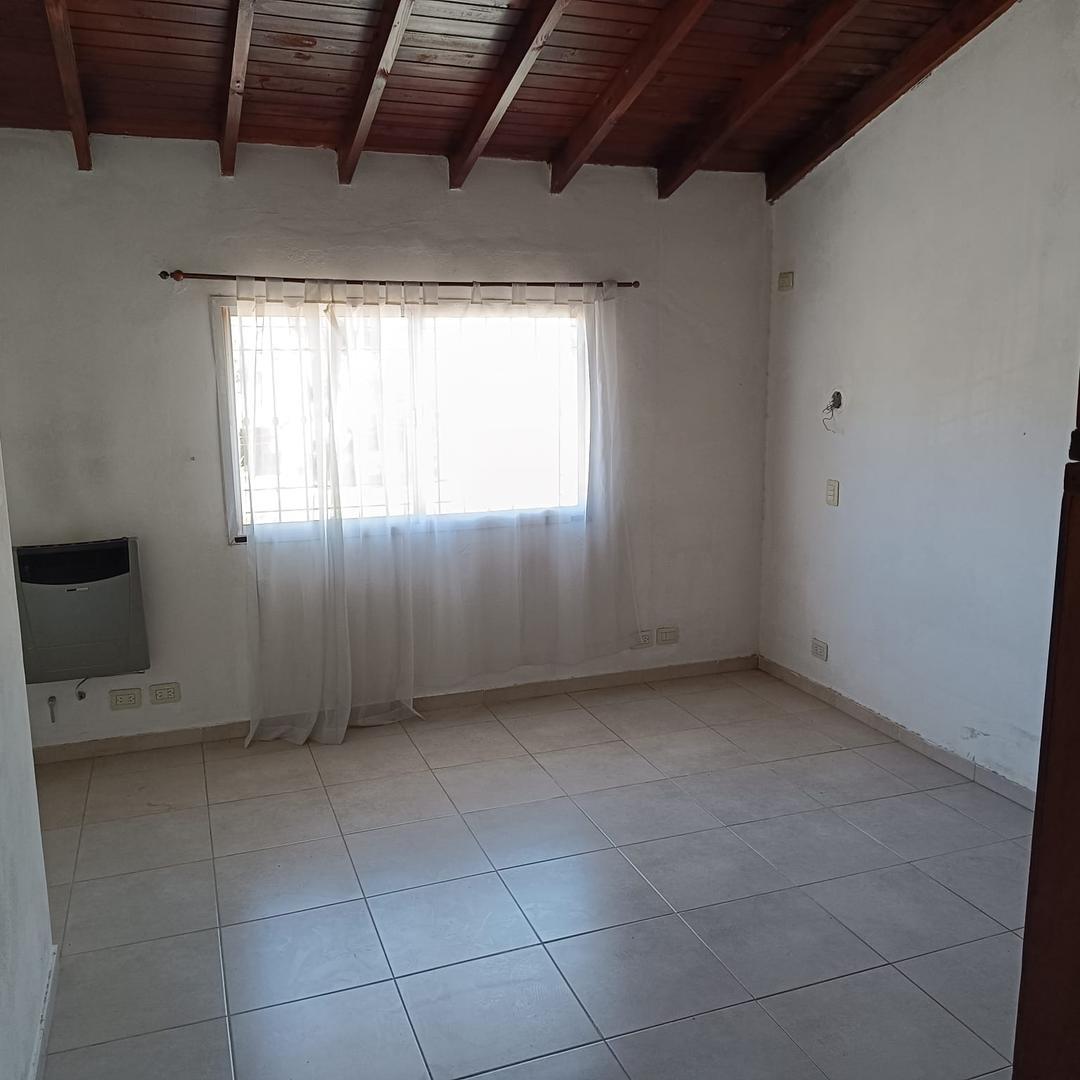 Casa de 5 Ambientes con Doble Entrada y Gran Fondo