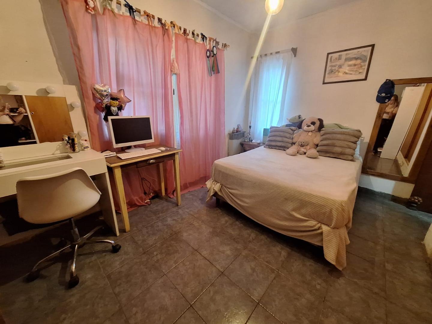 Casa en Venta con 4 cocheras