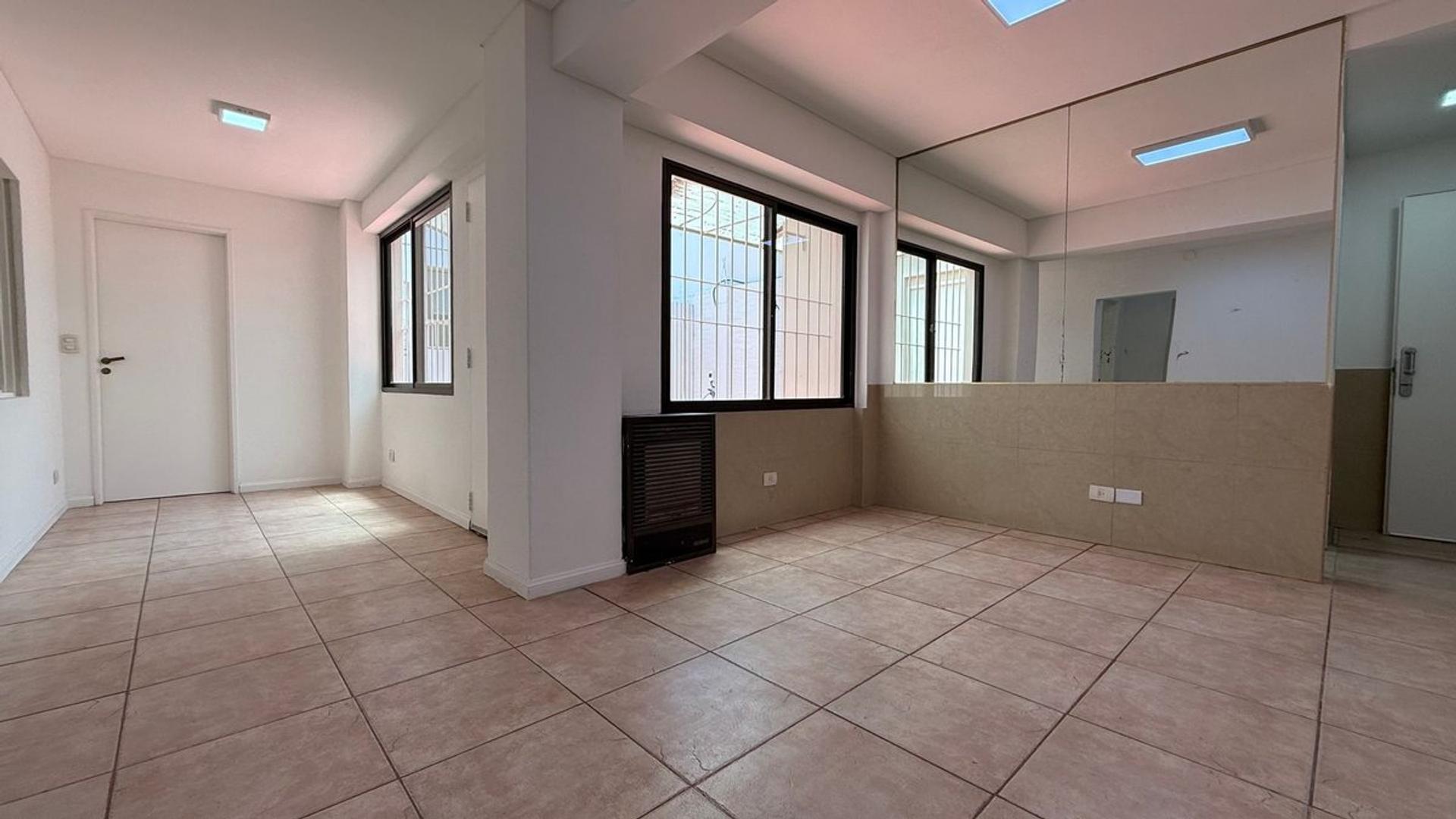 VENTA 3 C/ VESTIDOR PATIO SIN EXPENSAS MASCHWITZ