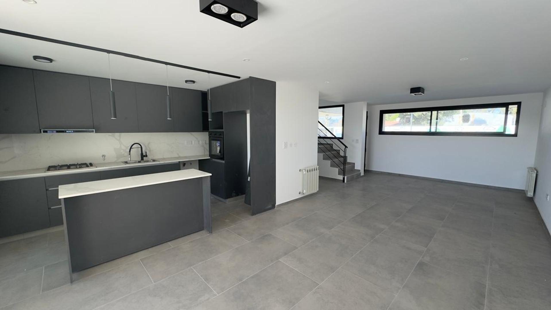 Bv De Los Rusos 3195