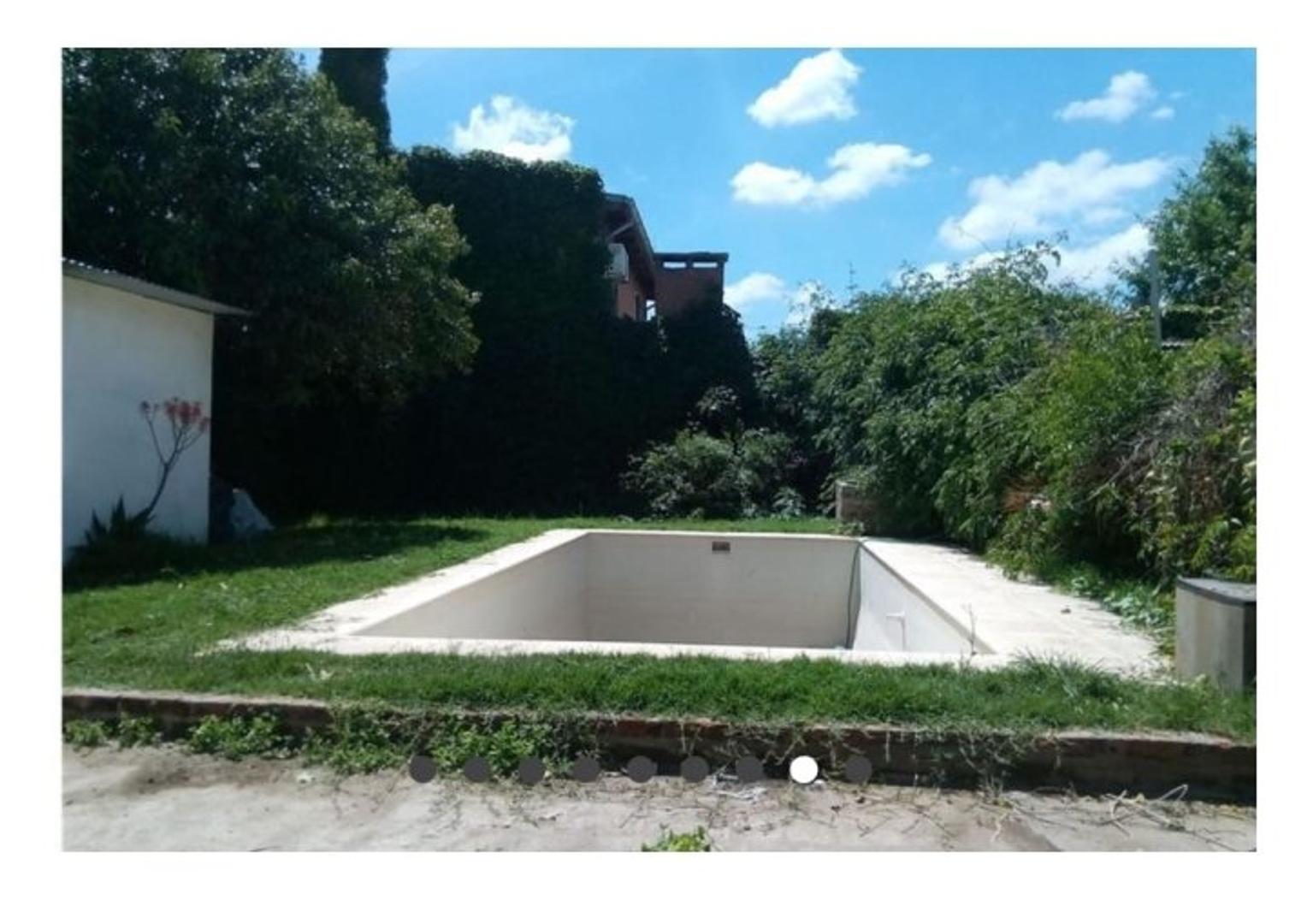 Casa en Venta con 2 cocheras