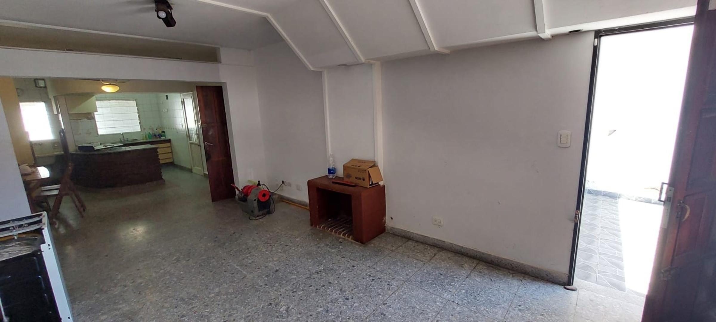 De La Democracia 2300