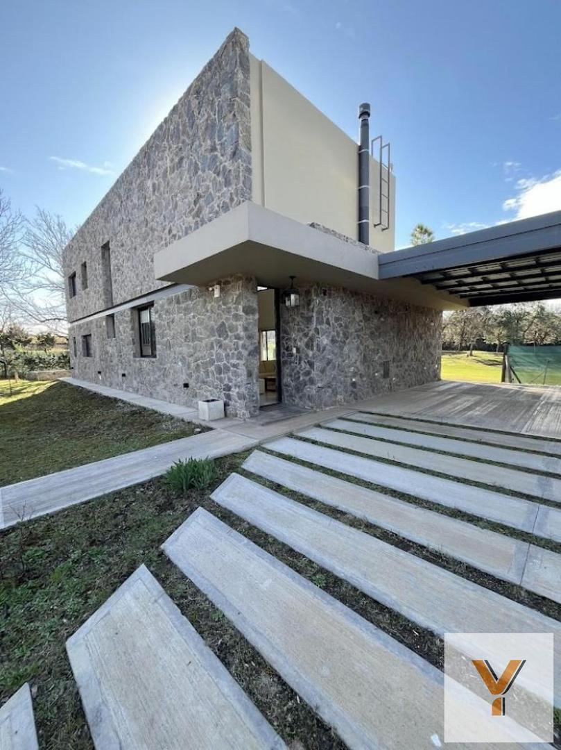 Casa en venta - 2 Dormitorios 3 Baños - Córdoba