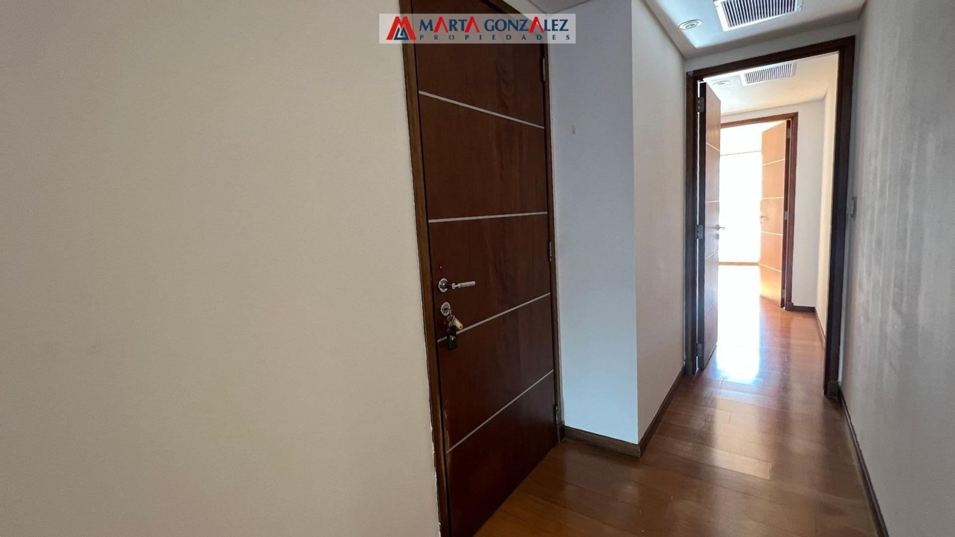 Departamento 4 ambientes con 3 baños