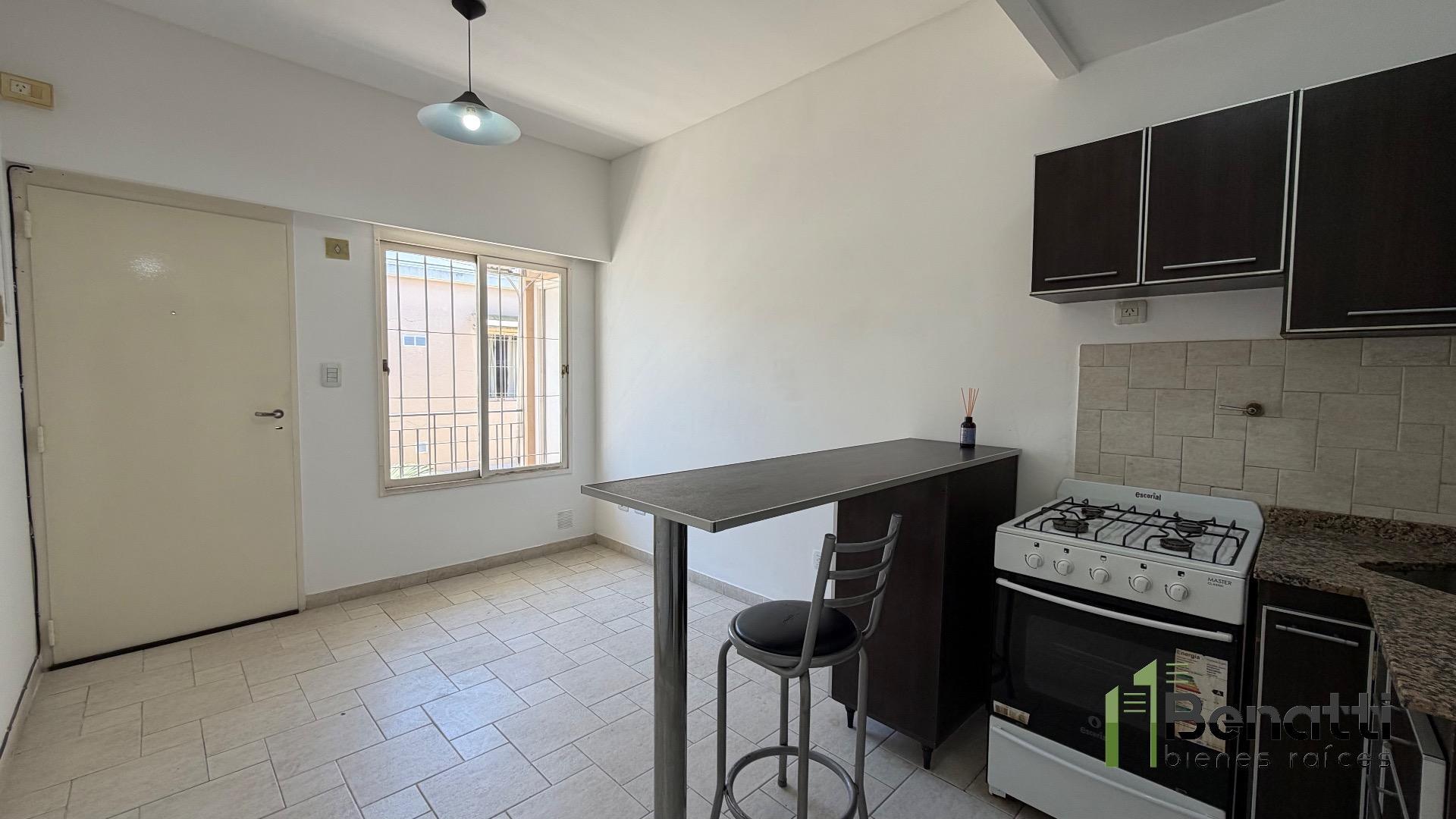 12 De Octubre 200, Piso 1