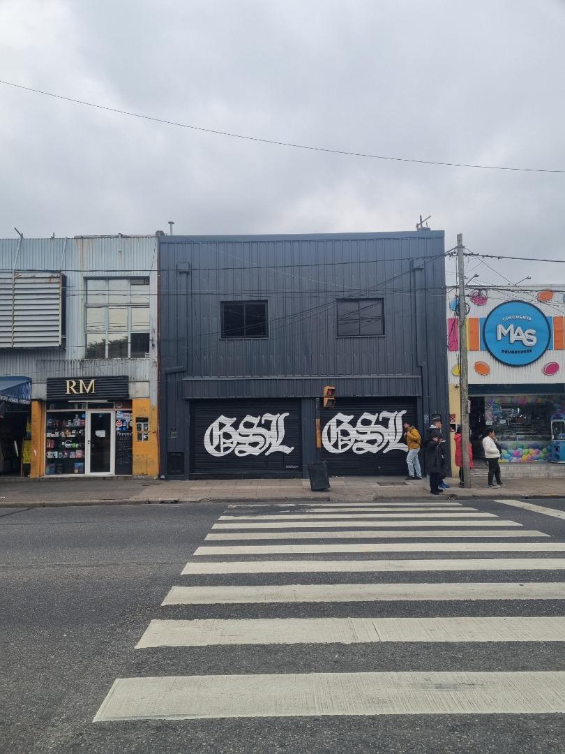 Excelente Inmueble - 2 locales comerciales sobre Colectora