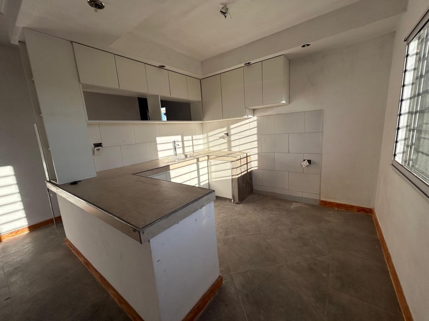 Lomas de Alicia, Excelente propiedad a estrenar, pileta