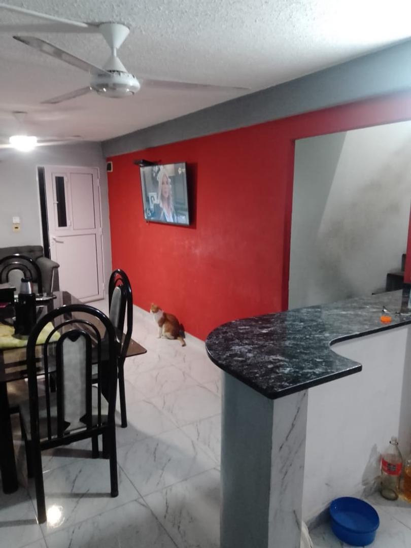 Casa 3 dormitorios - B° Guiraldes a Mts de av Chaco