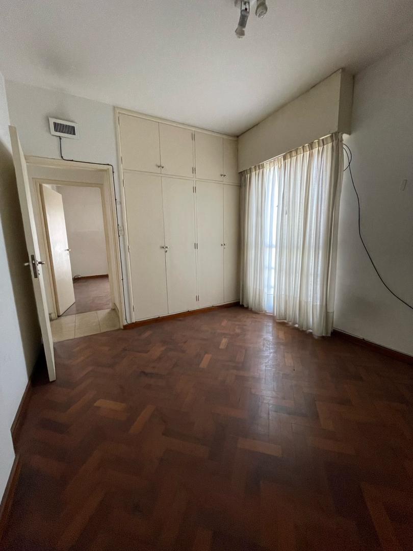 Departamento 6 ambientes con 2 baños