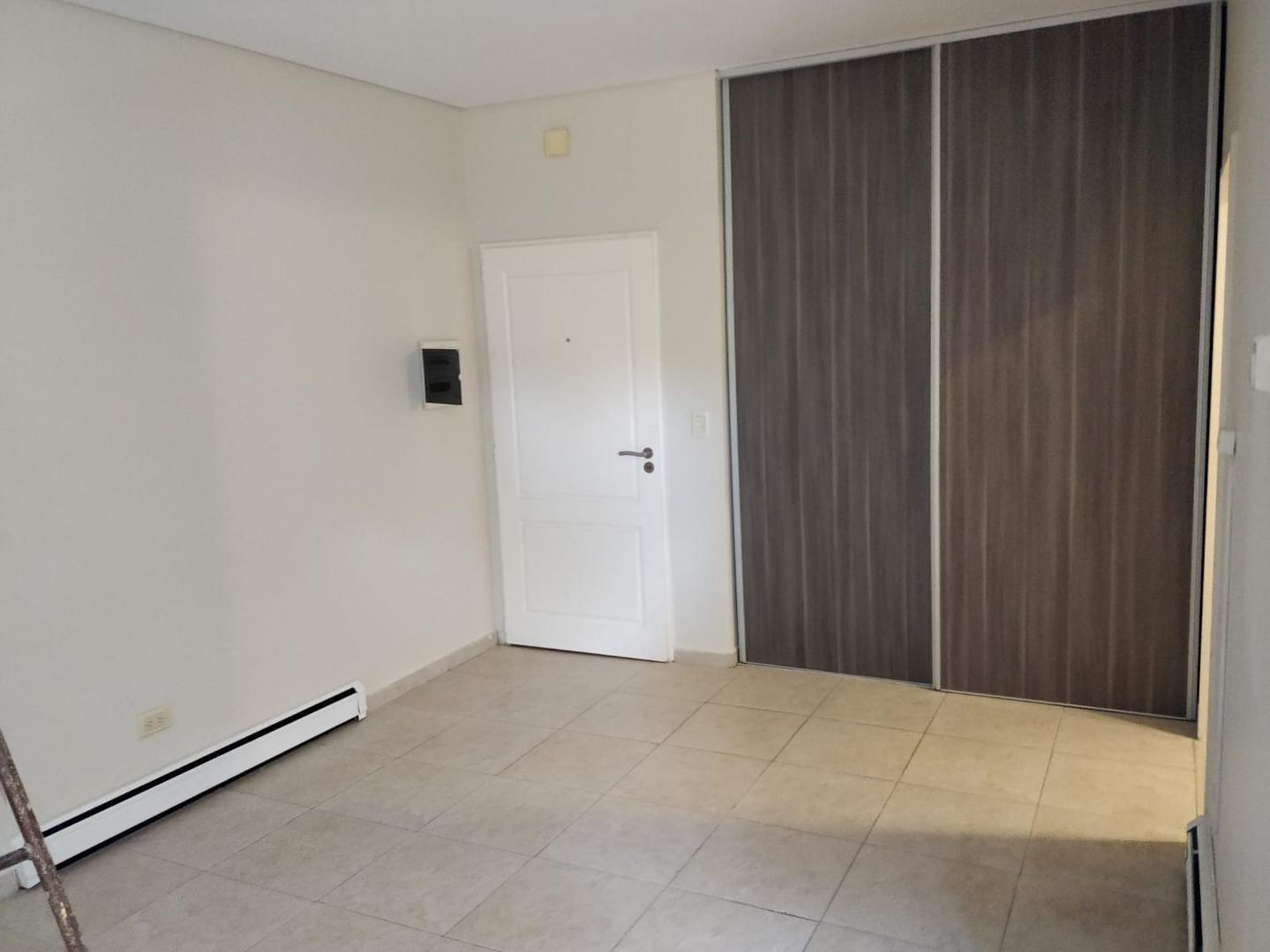 Departamento en Alquiler con 1 cochera