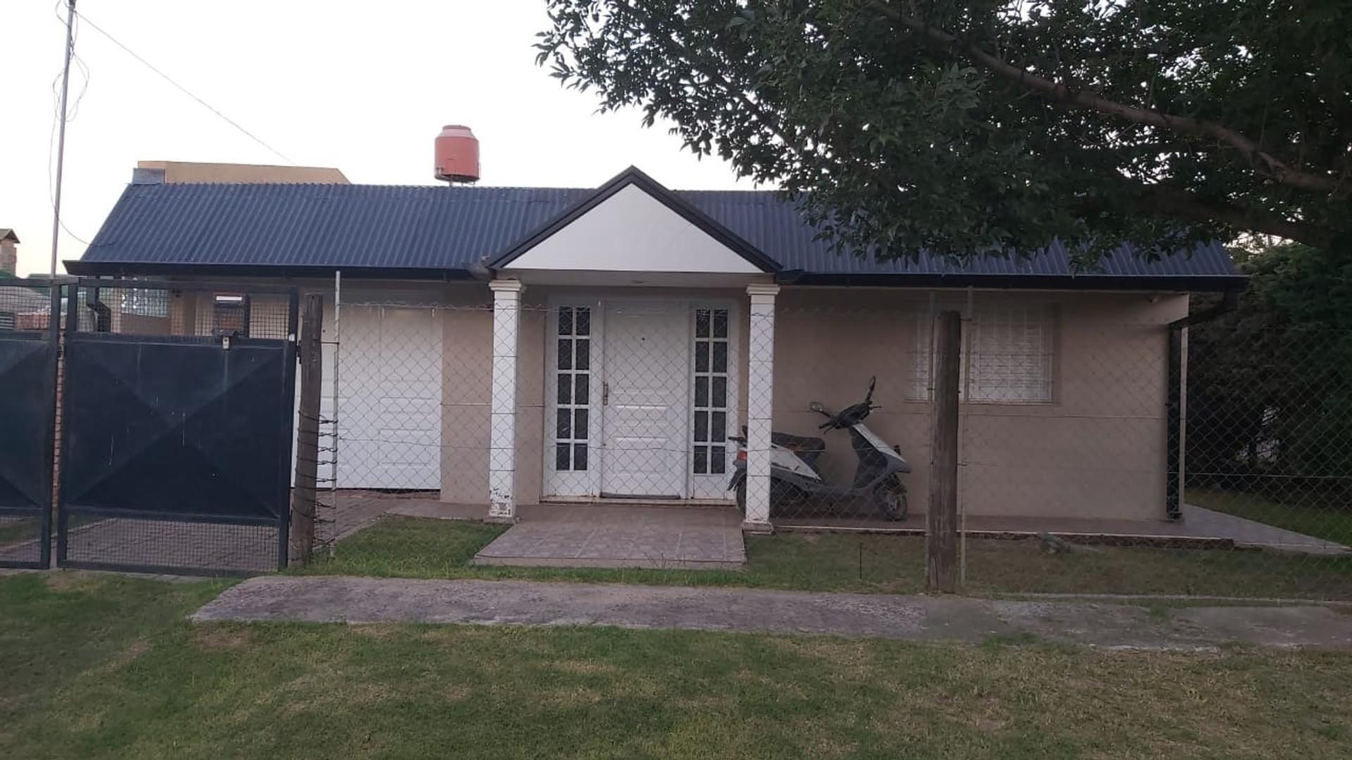 Venta Casa con Quincho. Poco Uso. Estado Impecable +