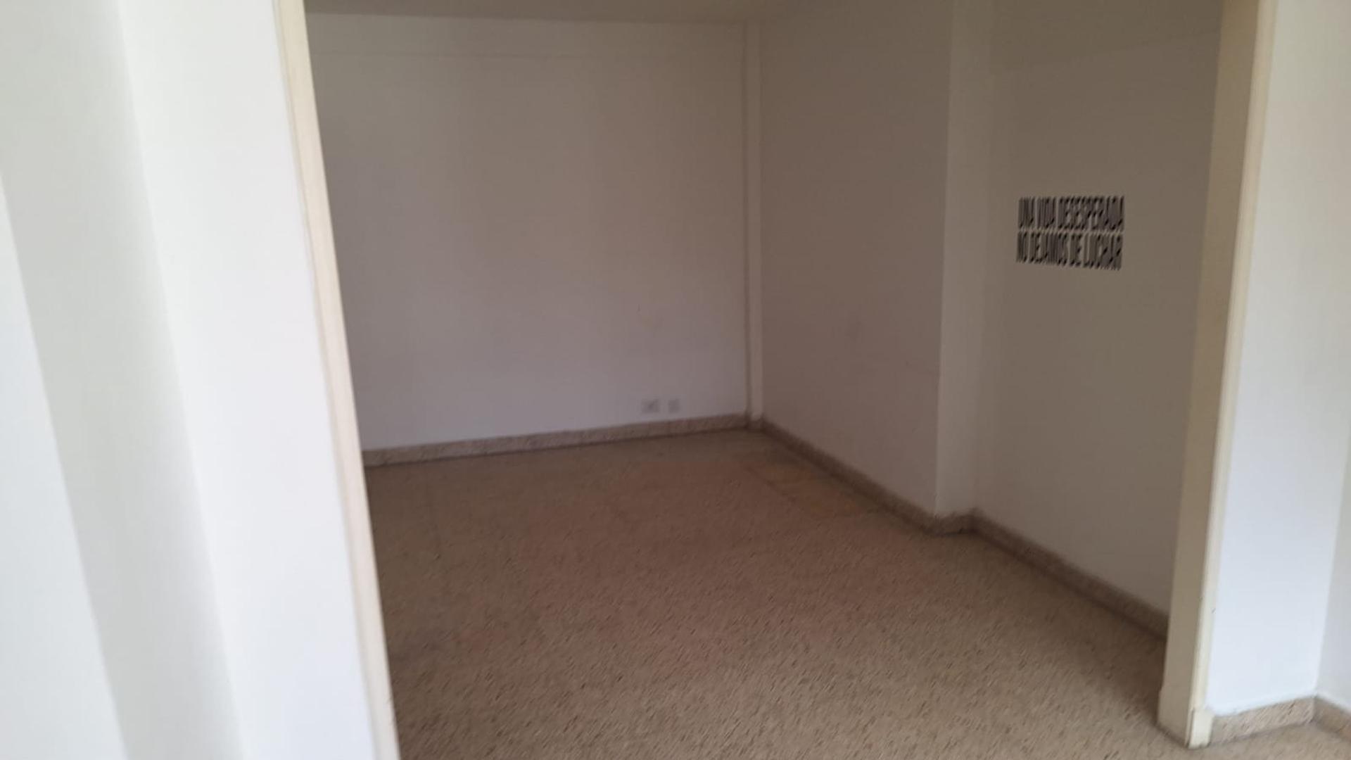 Rivadavia 2200, Piso 6