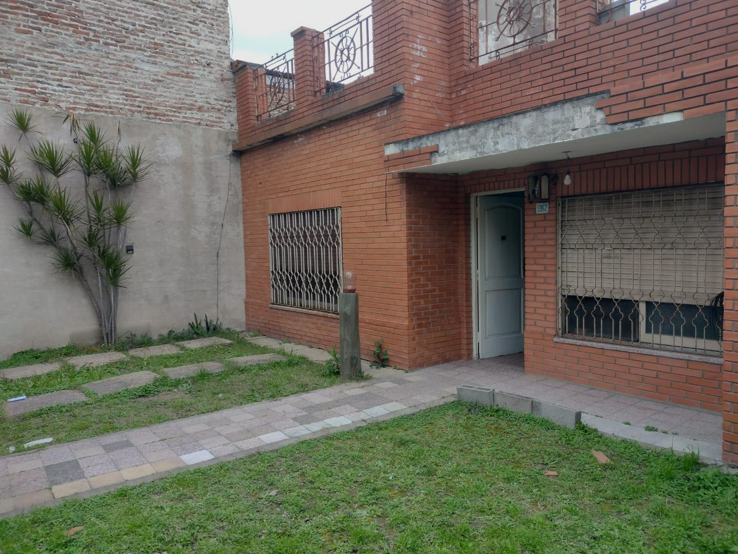 Casa multifamiliar de 3 y 2 amb - Villa Ballester