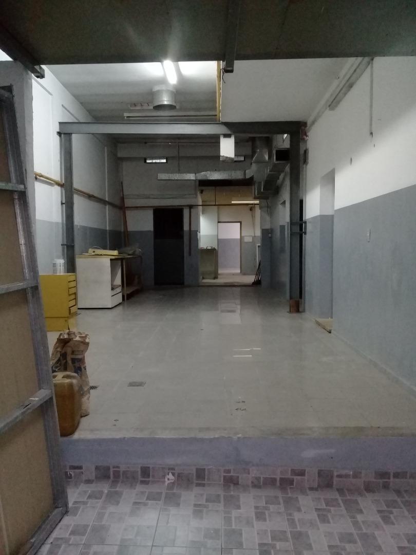 Galpon en Venta en Pompeya, USD 220.000