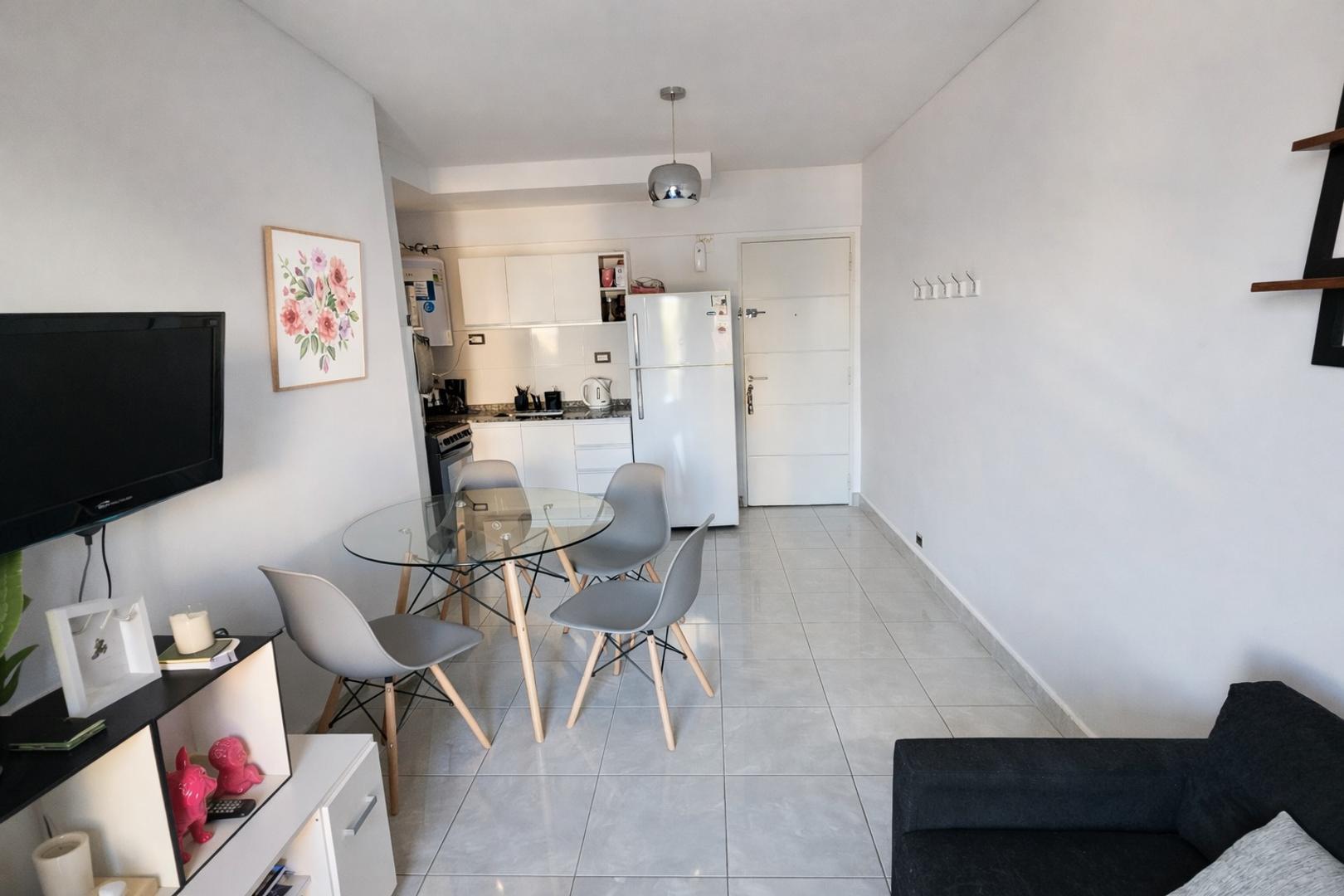 Av. Francia 1100, Piso 4