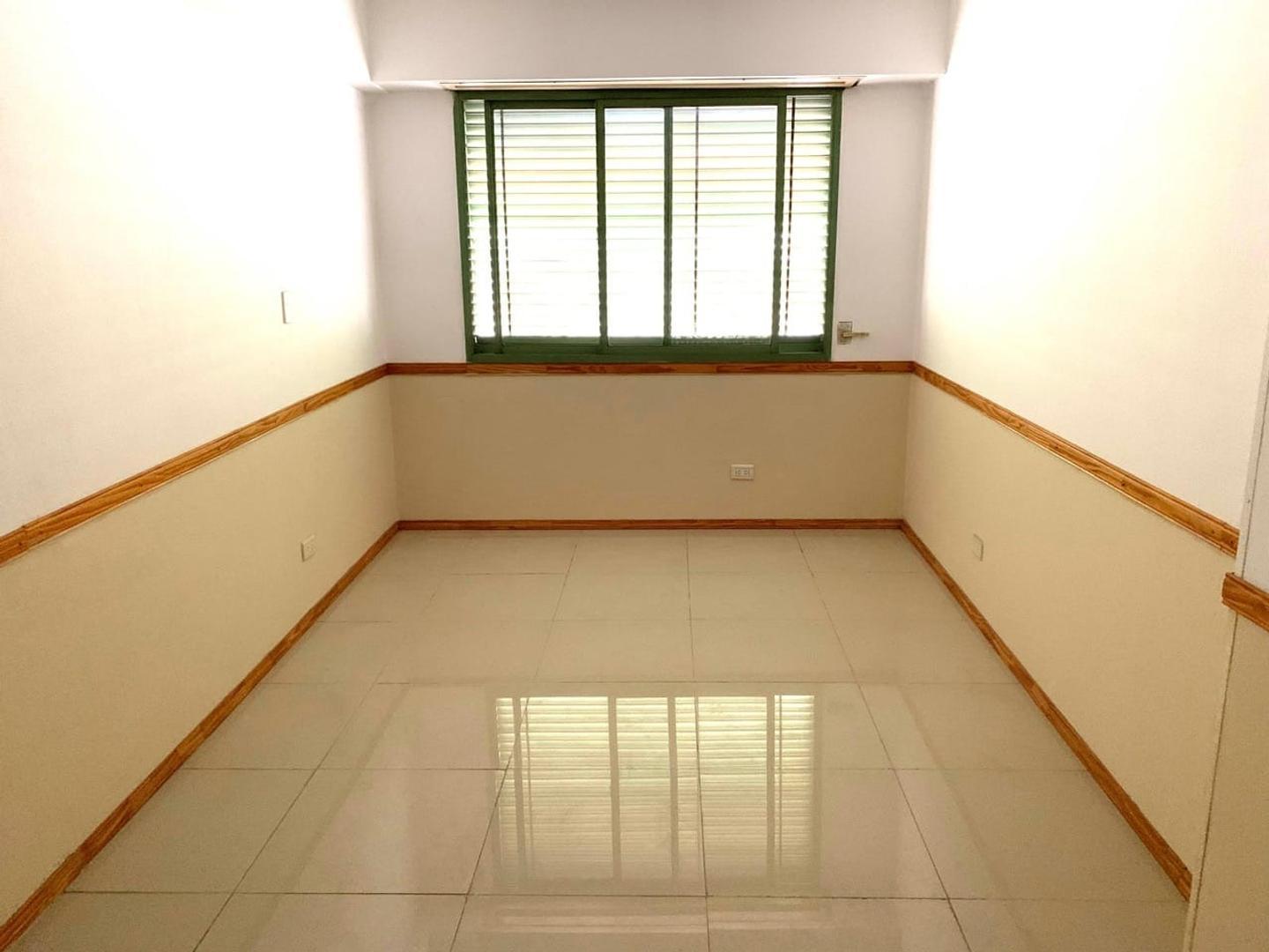 San Martin 2337 , Piso 1