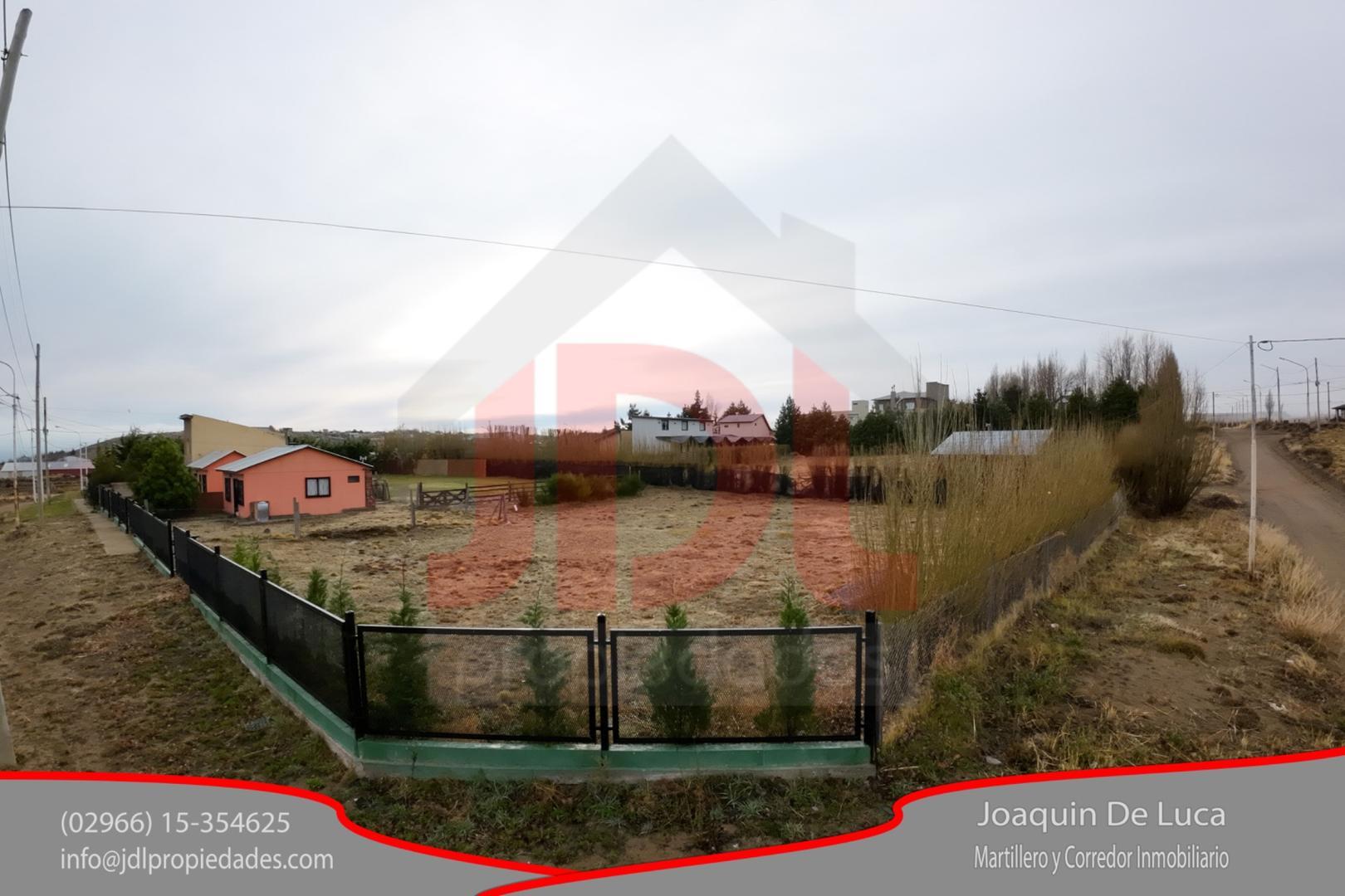 Vivienda en venta con gran lote en esquina