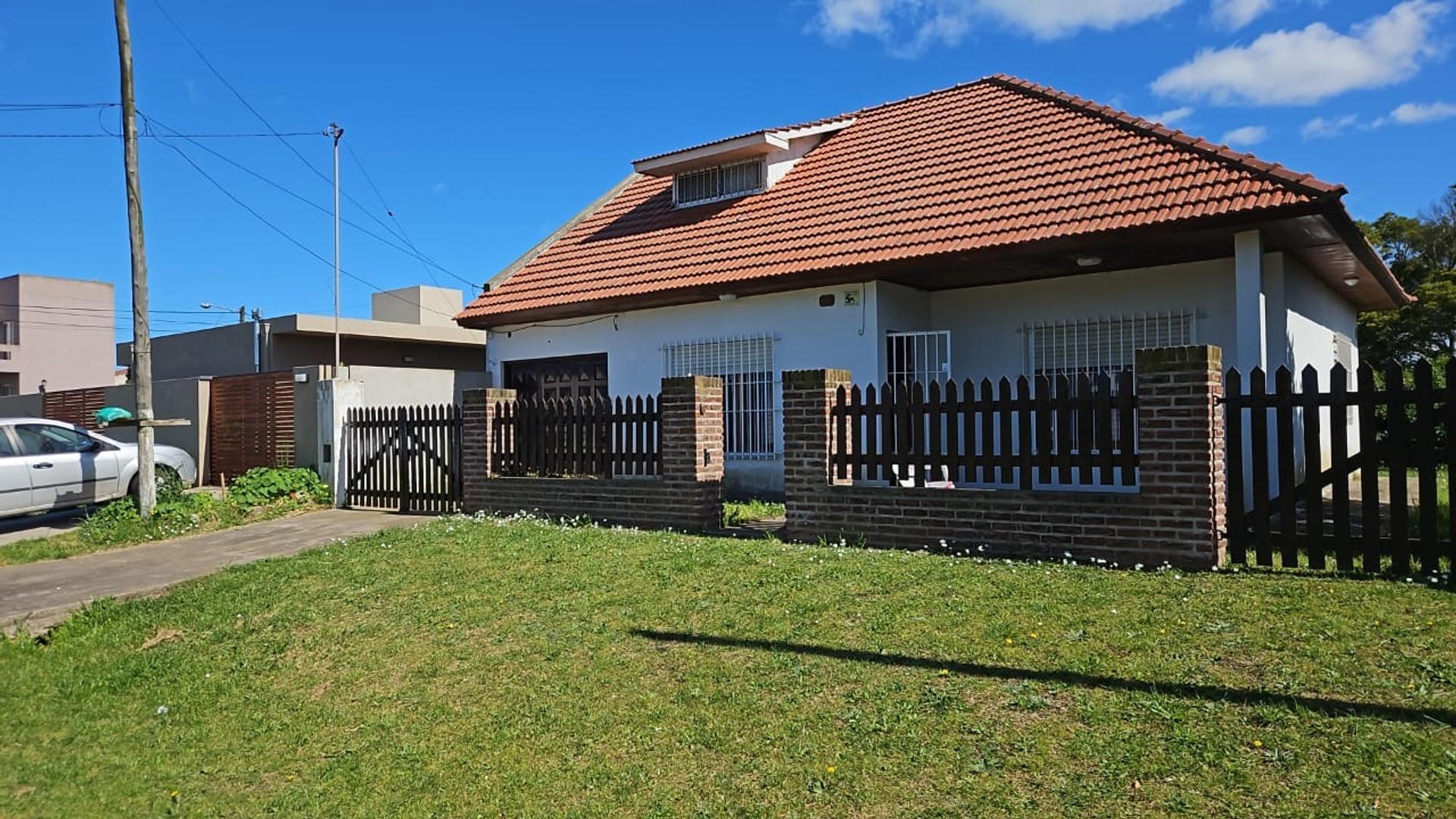 MAR DEL PLATA: CHALET 3 AMB CON COCHERA Y JARDIN. CONSULTE 
