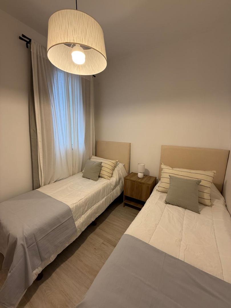 Departamento reciclado a nuevo y equipado.